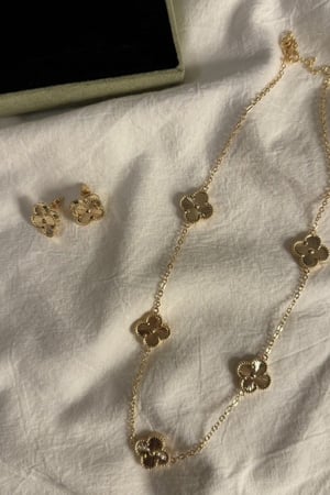 طقم سلسال مع حلق فان كليف