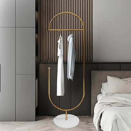 علاق ملابس ذهبي بقاعدة بيضاء Luxury