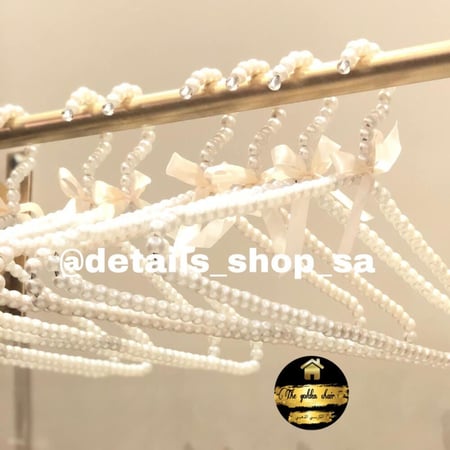 علاقات لولو أنيقة لتعليق الملابس - تصاميم فاخرة من الكرسي الذهبي