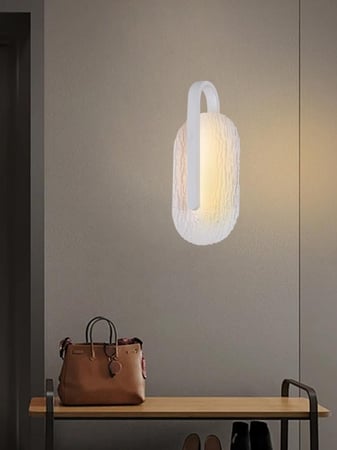 أبليك جداري مودرن، لون أبيض، تصميم عصري، إضاءة LED، قدرة 24 واط، ارتفاع 30 سم، ضمان سنتين، مناسب لغرفة النوم وغرفة الجلوس والممرات موديل 6993-WH