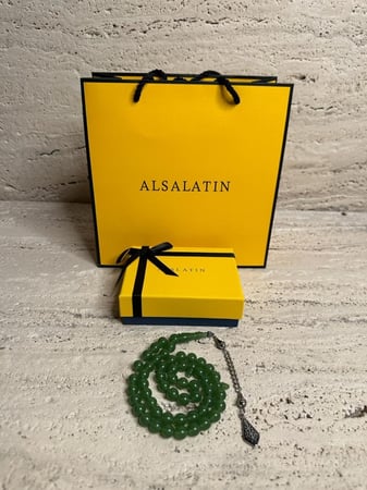 سبحة مصنوعة من الماتشا الطبيعية