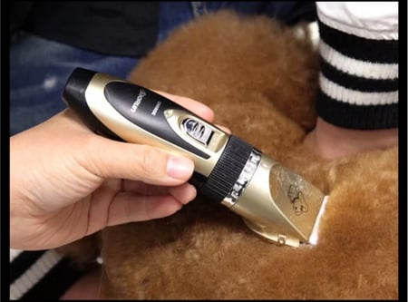 ماكينة تشذيب احترافية للشعر قابلة لإعادة الشحن للكلاب و القطط