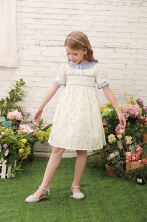 فستان بناتي بنقشة ورد