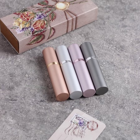 علب صغيره لتعبئه العطور