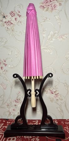 مظلة ورقية صغيرة