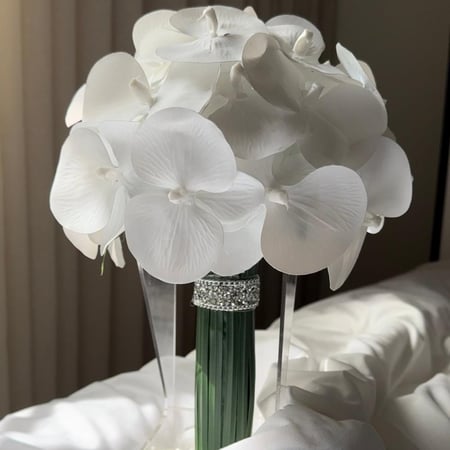 مسكة أوركيد مع لوقو