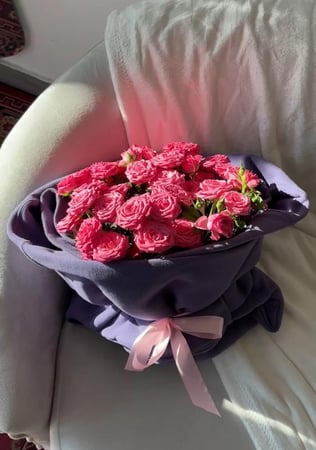 هودي مع باقة ورد حسب الطلب