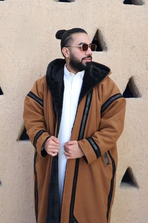 فروة جوخ ملكية بتطريز جلدي فاخر