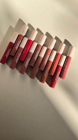 مجموعة أحمر الشفاة مطفي