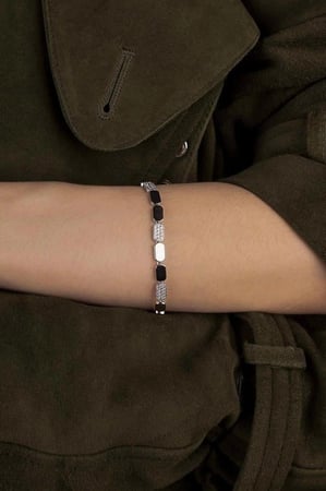 اسوارة داينتي apm