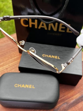 نظارة CHANEL اطار بني غامق - عدسة بني مدرج
