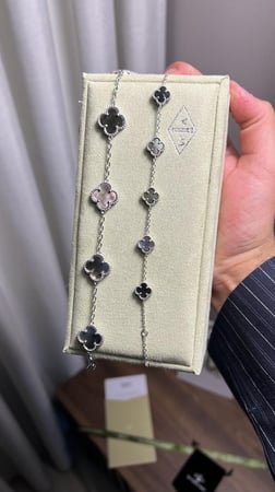 إسوارة Van cleef فضي - كبير + مني