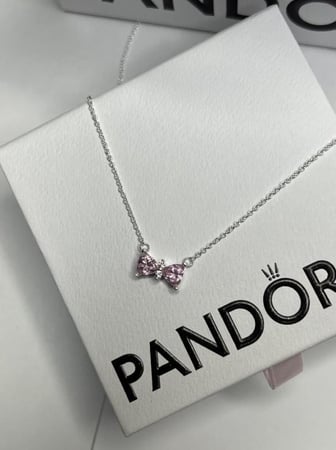 سلسال باندورا PANDORA كريستالة وردي