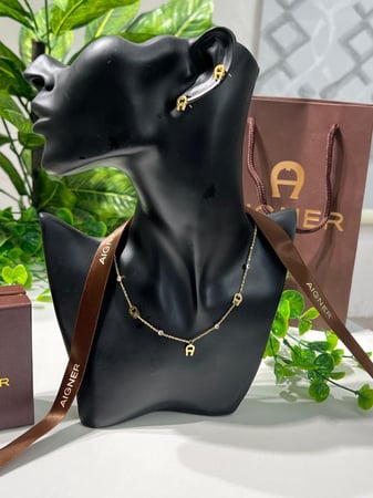 سلسال AIGNER ذهبي