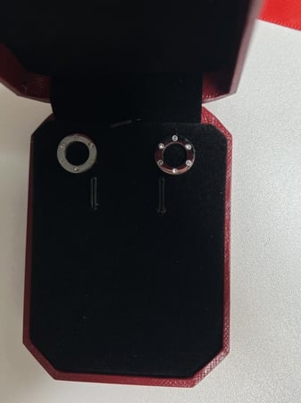 حلق كارتيه فضي