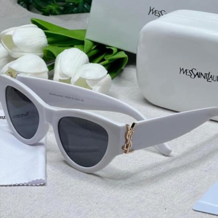 نظارة - سان لوران إطار أبيض عدسة اسود