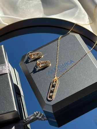 سلسال MESSIKA معدن ذهبي بكريستالات