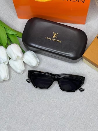 نظارة LOUIS VUITTON