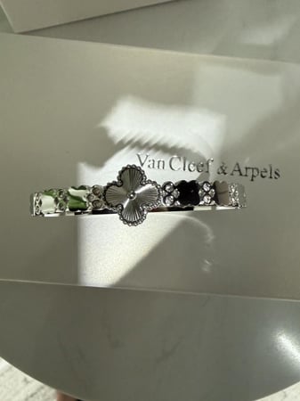 اسوارة Van cleef فضي