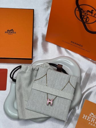سلسال  HERMES معدن ذهبي