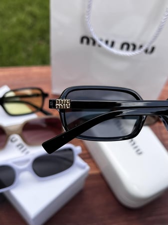 نظارة miu miu