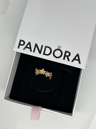 خاتم باندورا PANDORA ذهبي كرستالة فضي