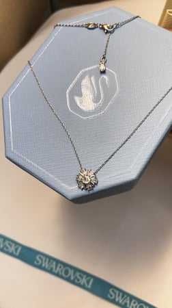 سلسال سوارفيسكي كرستالات فضي