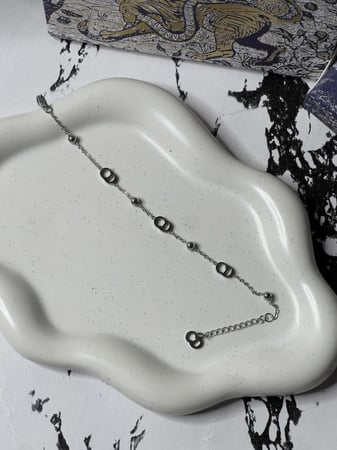 إسوارة Christian Dior فضي