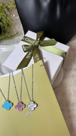 سلسال مع حلق  Van cleef