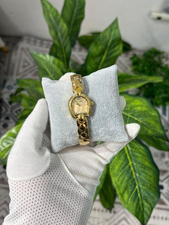 ساعة اقنر-نسائي