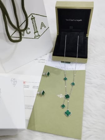 سلسال  شوكر   مع حلق  Van cleef