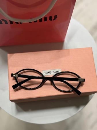 مجموعة ( نظارات الهبة ) - miu miu