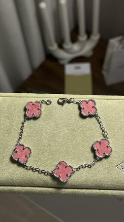 إسوارة Van cleef فضي - وردي