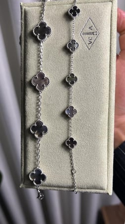 إسوارة Van cleef فضي - كبير + مني