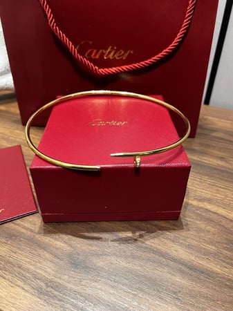 عقد جوست آن كلو carter - ذهبي