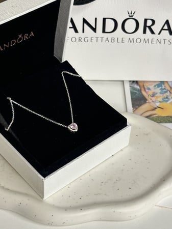 سلسال باندورا PANDORA كريستالة وردي