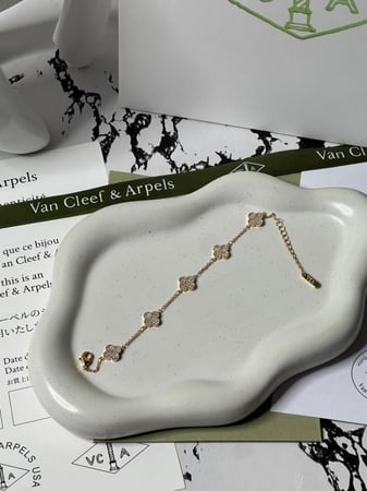 إسوارة Van cleef ذهبي -كرستالات