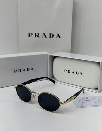 نظارة PRADA أطار اسود- عدسة أسود