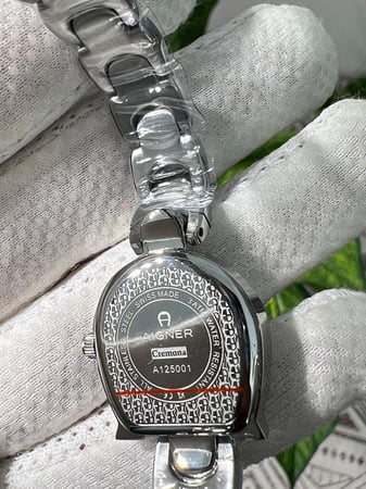 ساعة اقنر- نسائي