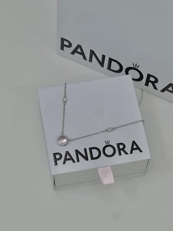 سلسال باندورا PANDORA وردي مع كرستال