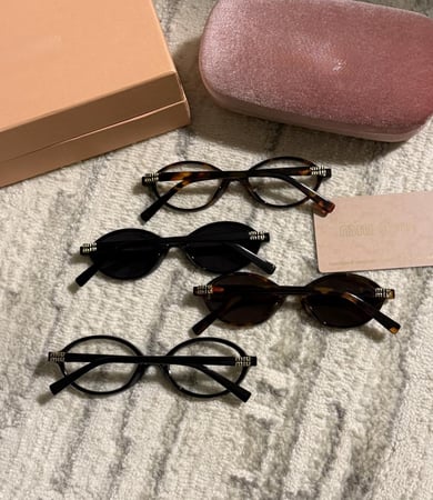 مجموعة ( نظارات الهبة ) - miu miu