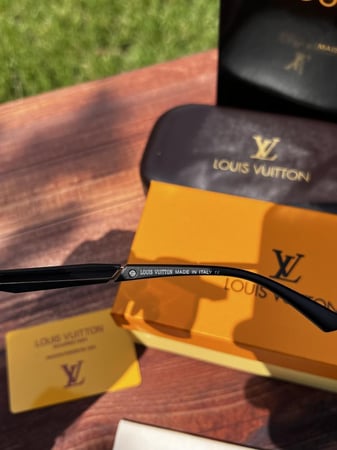 نظارة LOUIS VUITTON- اطار أسود - عدسة اسود