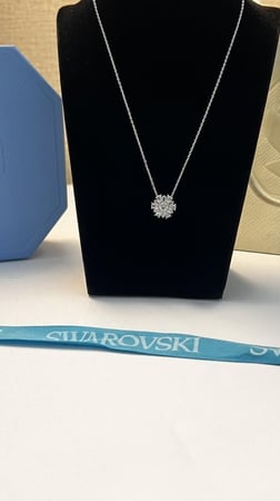 سلسال سوارفيسكي كرستالات فضي