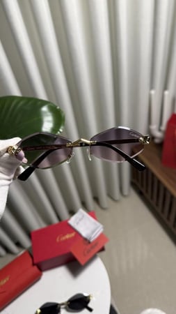 نظارة Cartier اطار ذهبي - عدسة مدرج