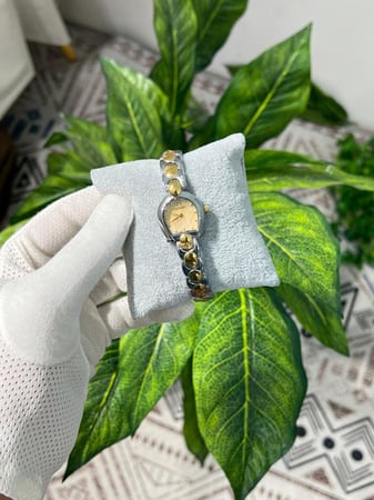 ساعة اقنر -نسائي