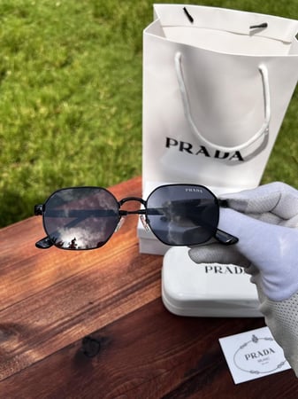 نظارة PRADA لونين