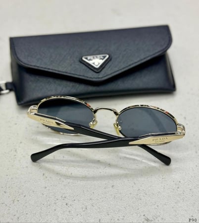 نظارة PRADA أطار اسود- عدسة أسود