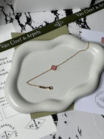 إسوارة Van cleef ذهبي _ وردي