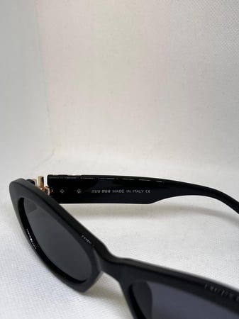 نظارة miu miu إطار أسود - عدسة أسود