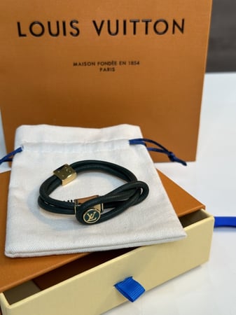 إسوارة LOUIS VUITTON جلد ومعدن ذهبي